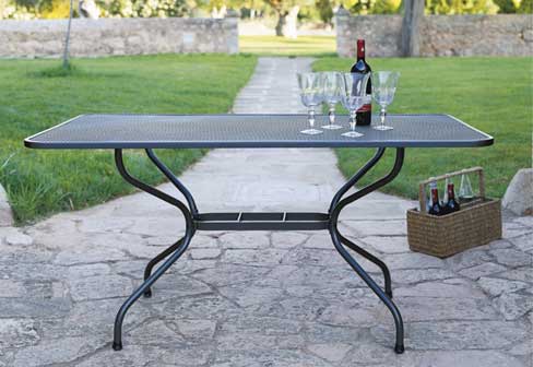 Streckmetal Collection - finest outdoor furniture and patio settings in exclusive European and Australian designs